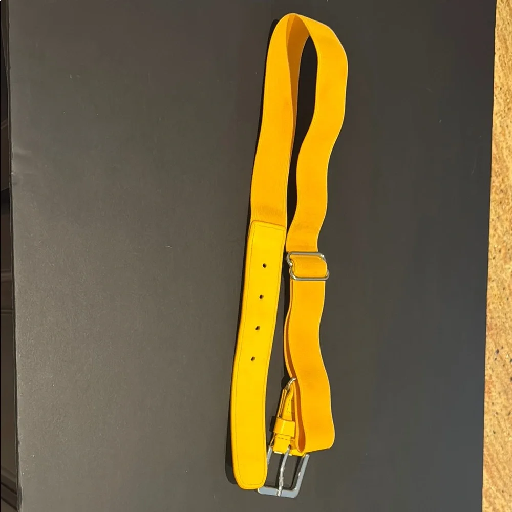 Boys baseball belt yellow fits youth size medium baseball pants